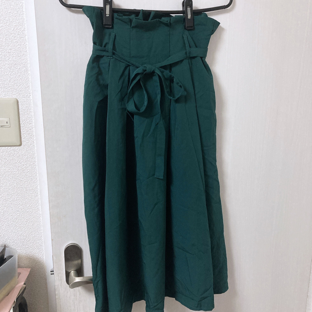 GU(ジーユー)のGU ロングスカート レディース 緑 深緑 グリーン スカート 膝下 古着 レディースのスカート(ロングスカート)の商品写真
