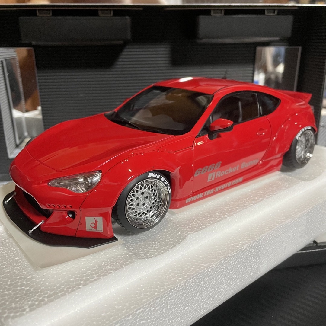 AUTOart - 未展示品 オートアート 1/18 トヨタ 86 ロケットバニー