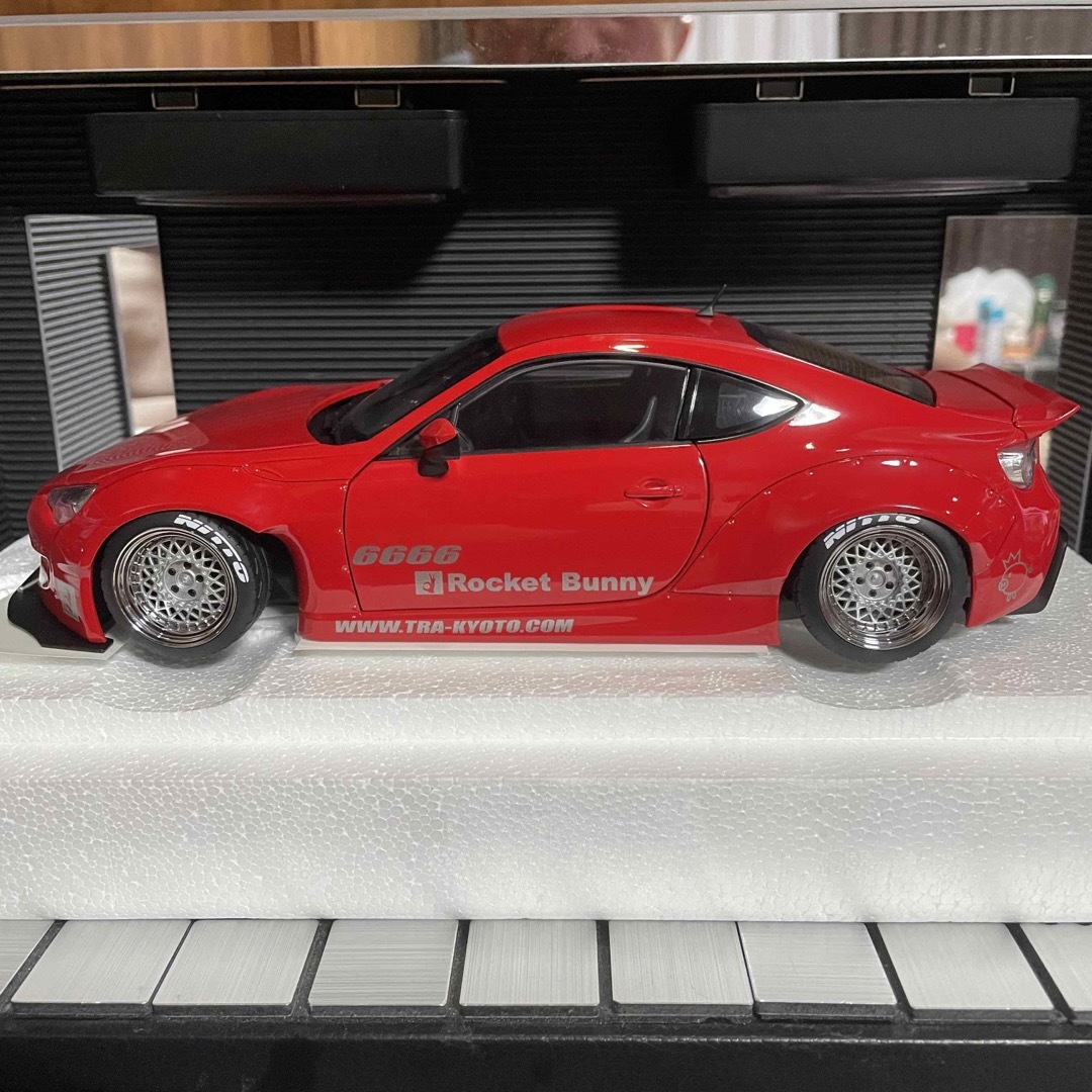 AUTOart - 未展示品 オートアート 1/18 トヨタ 86 ロケットバニー