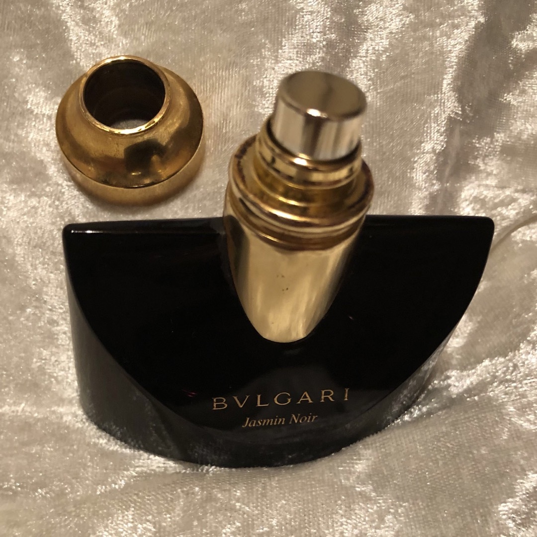 BVLGARI(ブルガリ)のBVLGARI ブルガリ ジャスミンノワール オードパルファム 30ml 箱付き コスメ/美容のコスメ/美容 その他(その他)の商品写真