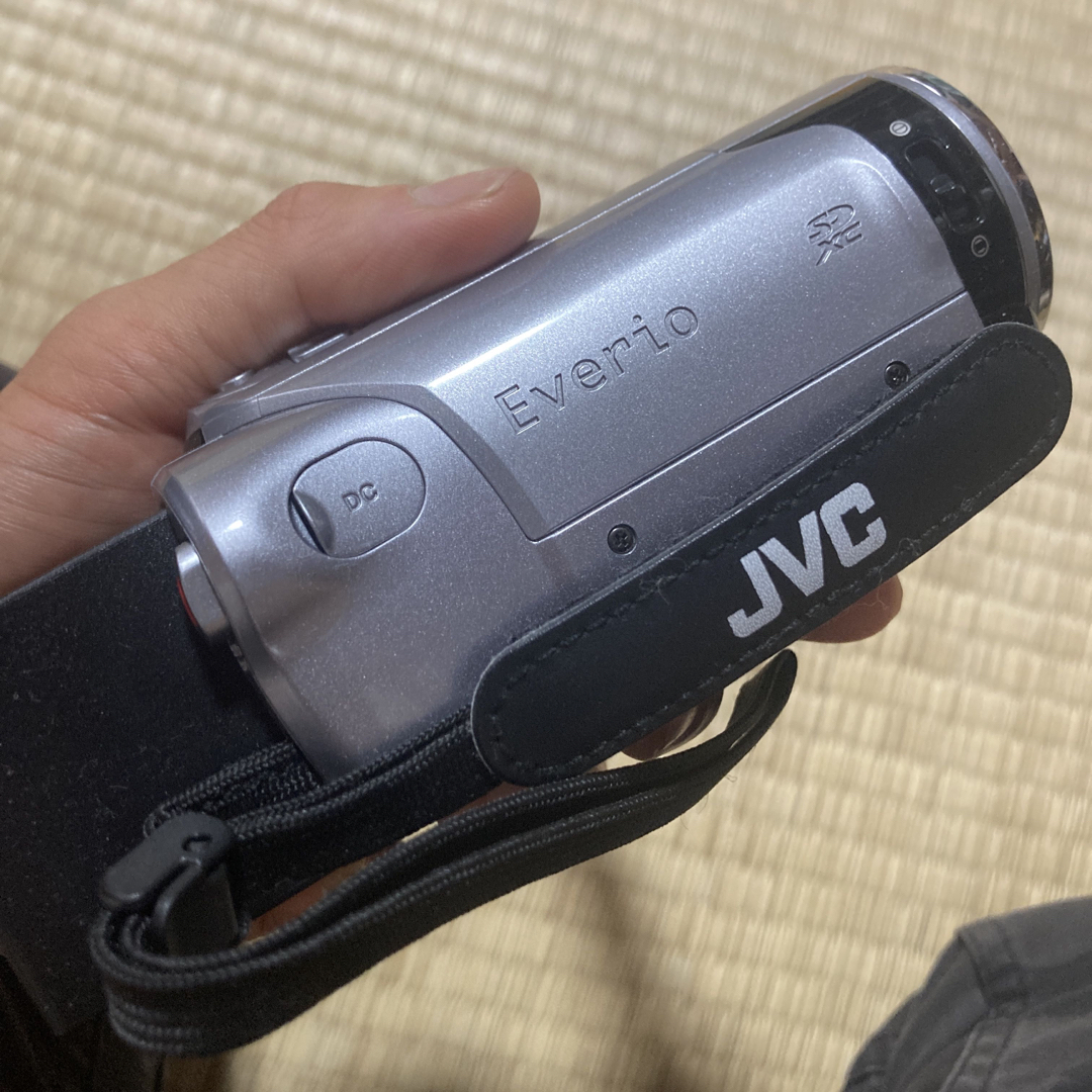 Victor(ビクター)の最安値！　ビクター　JVC GZ-HM450   スマホ/家電/カメラのカメラ(ビデオカメラ)の商品写真