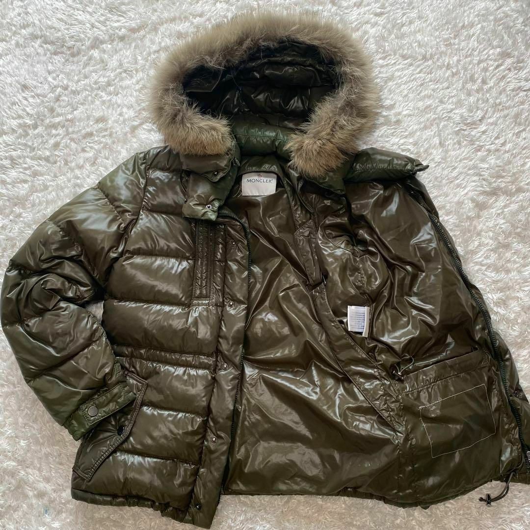 高級素材使用ブランド MONCLER ファー フード ダウンジャケット カーキ