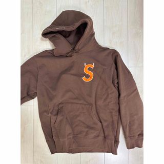 シュプリーム(Supreme)のsupreme Sロゴ　フーディー(パーカー)