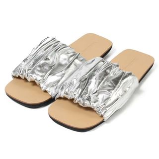 ジルサンダー(Jil Sander)の【新品未使用】 JIL SANDER ジルサンダー Flat Sandals サンダル レザー J15WP0077P3846 【35：22cm/SILVER MOON】(サンダル)