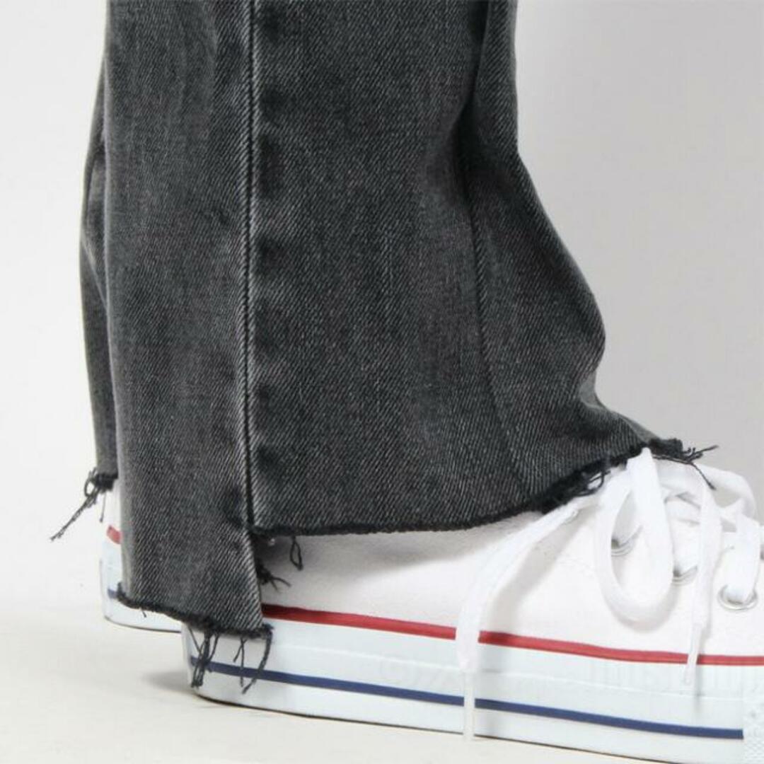 Maison Martin Margiela(マルタンマルジェラ)の【新品未使用】 Maison Margiela メゾン マルジェラ ジーンズ デニム ファイブポケットスプライスドデニム コットン S51LA0132S30496 【サイズ38/BLACK】 レディースのパンツ(ショートパンツ)の商品写真