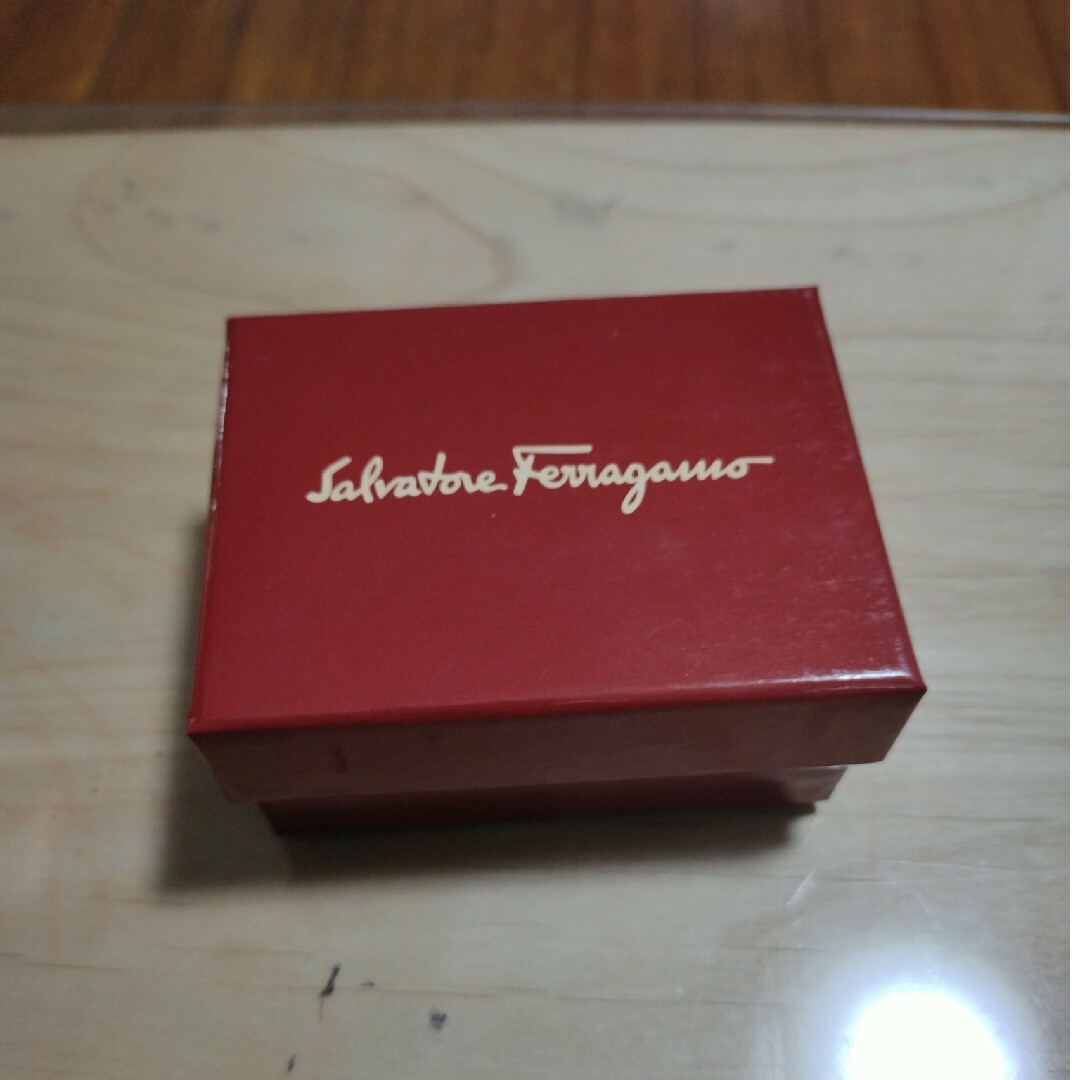 Salvatore Ferragamo(サルヴァトーレフェラガモ)のFerragamo　フェラガモ　ブレスレット　未使用品 レディースのアクセサリー(ブレスレット/バングル)の商品写真