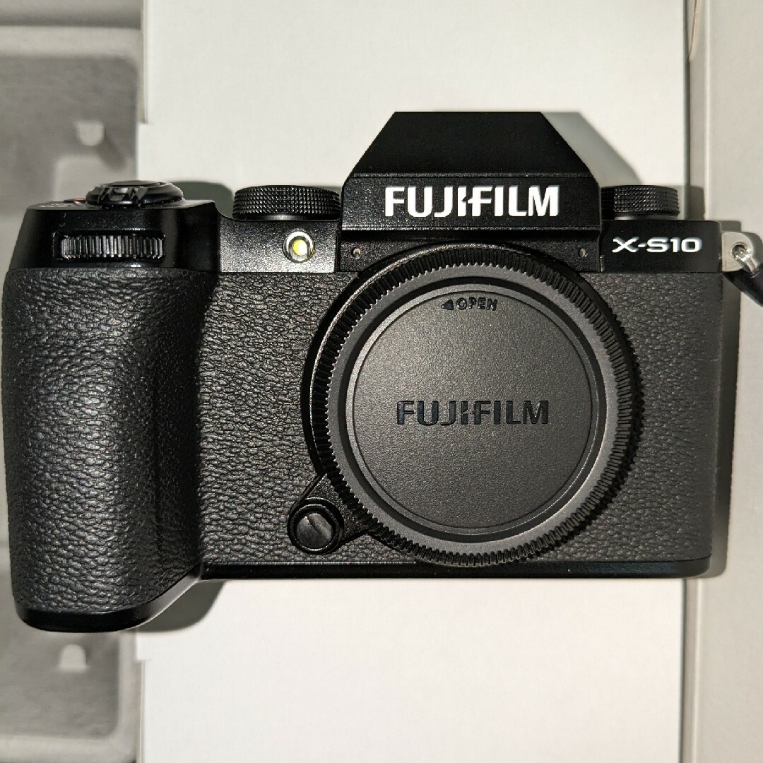 スマホ/家電/カメラ新品未使用 FUJIFILM X-S10 ダブルズームレンズキット ブラック