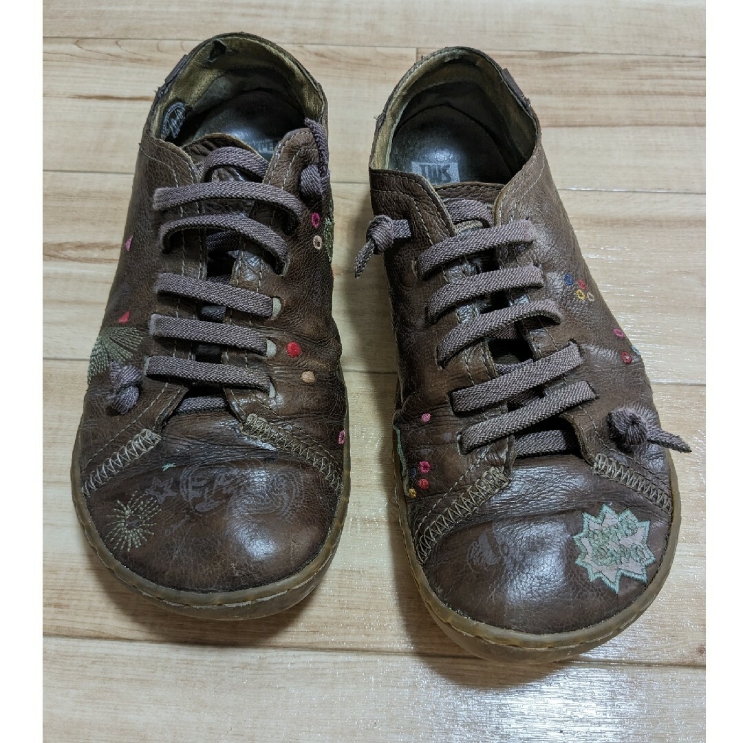 CAMPER(カンペール)のCAMPER　革靴　アシンメトリー　サイズ39 レディースの靴/シューズ(ローファー/革靴)の商品写真