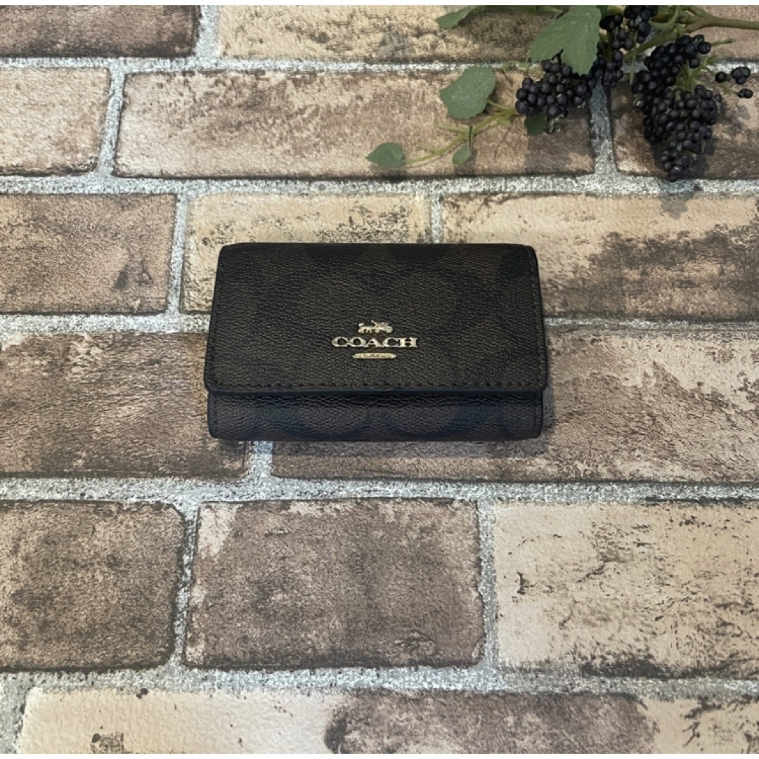 新品!!】COACH キーケース ダークブラウン F77998 IMAA8-