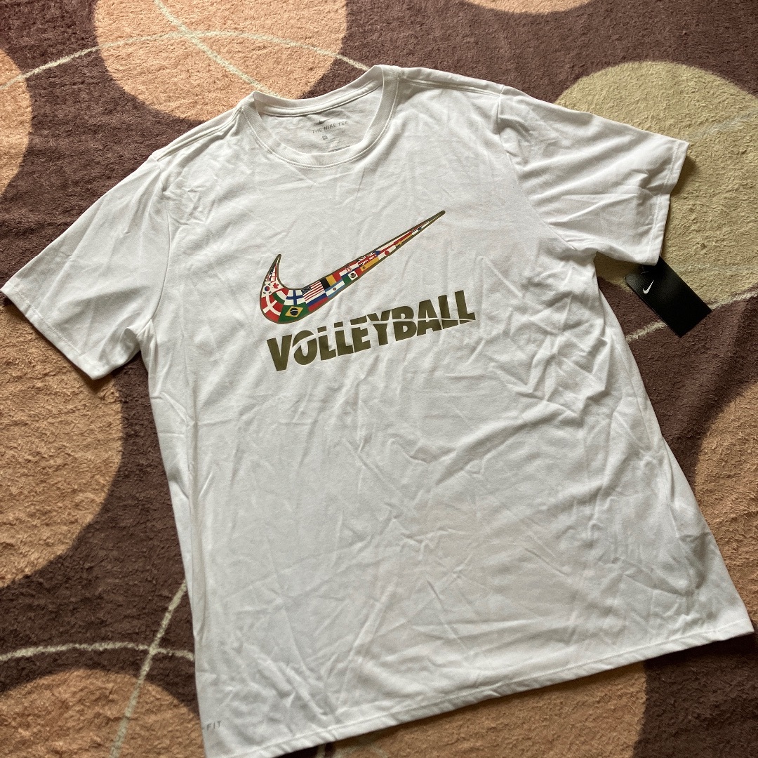 NIKE(ナイキ)のNIKE ナイキ　56146-100-VB05-XL メンズTシャツXLサイズ　 メンズのトップス(Tシャツ/カットソー(半袖/袖なし))の商品写真