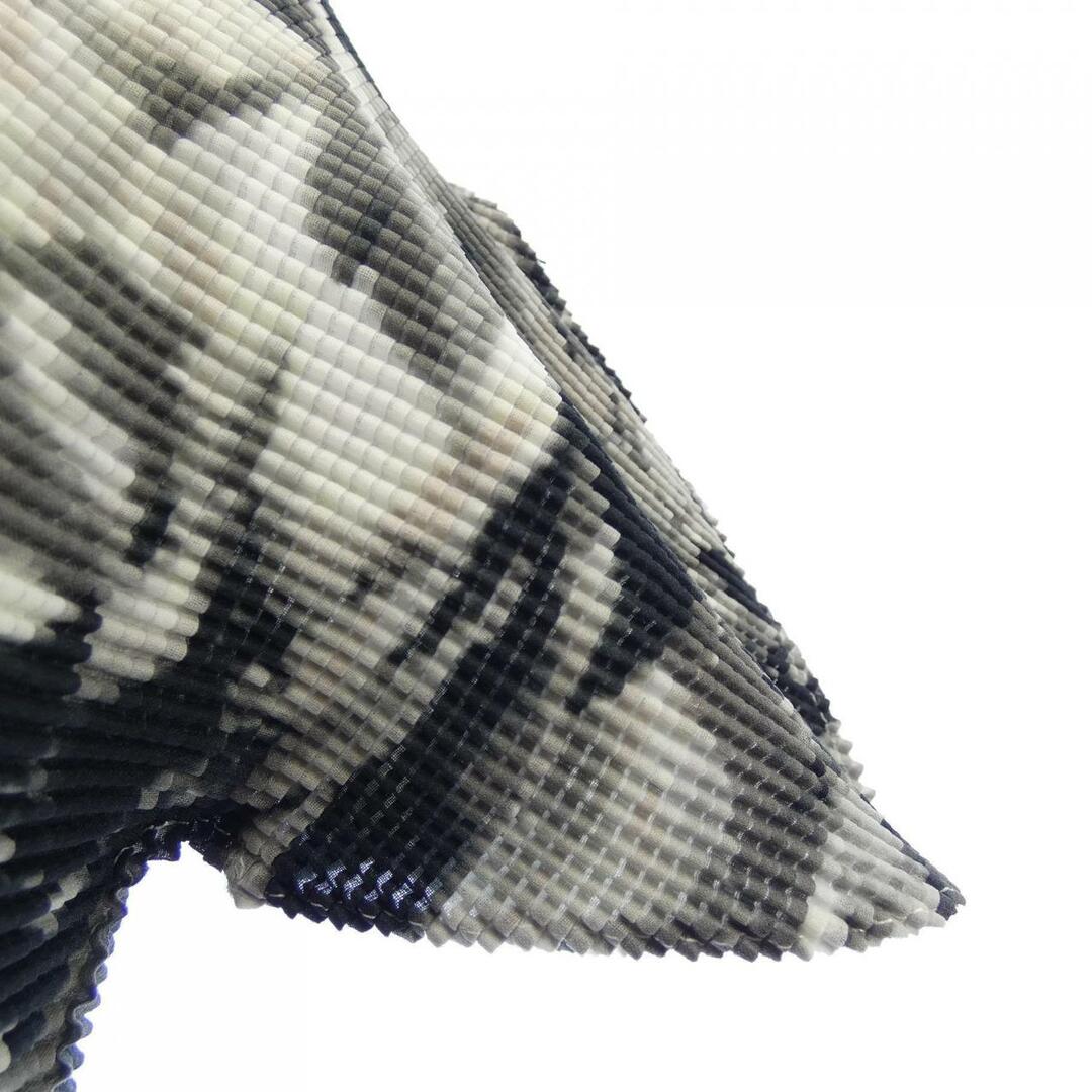 ISSEY MIYAKE(イッセイミヤケ)のミーイッセイミヤケ me ISSEY MIYAKE トップス レディースのトップス(その他)の商品写真