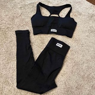 ルルレモン(lululemon)のminomomo セットアップ　BLACK(レギンス/スパッツ)