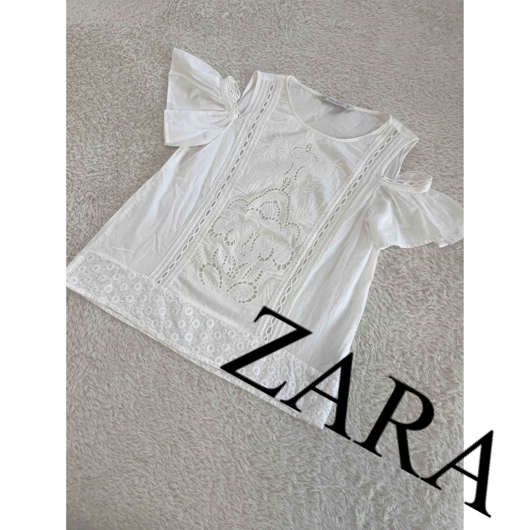 ZARA(ザラ)の美品　ZARA ザラ　トップス　シャツ　ブラウス　カットワーク　人気　完売 レディースのトップス(シャツ/ブラウス(半袖/袖なし))の商品写真