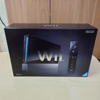 【値下げ】Nintendo Wii 本体 RVL-S-KJ　ソフト2本