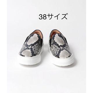 モヒ(MOHI)のMOHIモヒ　スリッポンスニーカー　厚底　パイソン柄　38サイズ(スリッポン/モカシン)