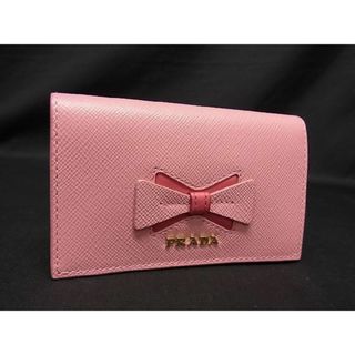 プラダ(PRADA)の■新品同様■ PRADA プラダ サフィアーノレザー リボン カードケース カード入れ 名刺入れ レディース ピンク系 AN5253(パスケース/IDカードホルダー)