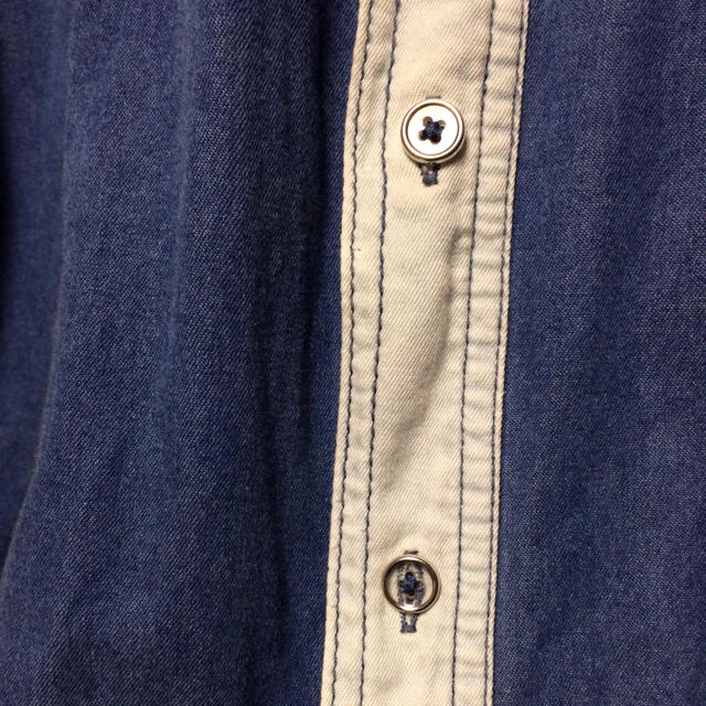 JEANASIS(ジーナシス)のデニムシャツ 値下げしました。 レディースのトップス(シャツ/ブラウス(長袖/七分))の商品写真