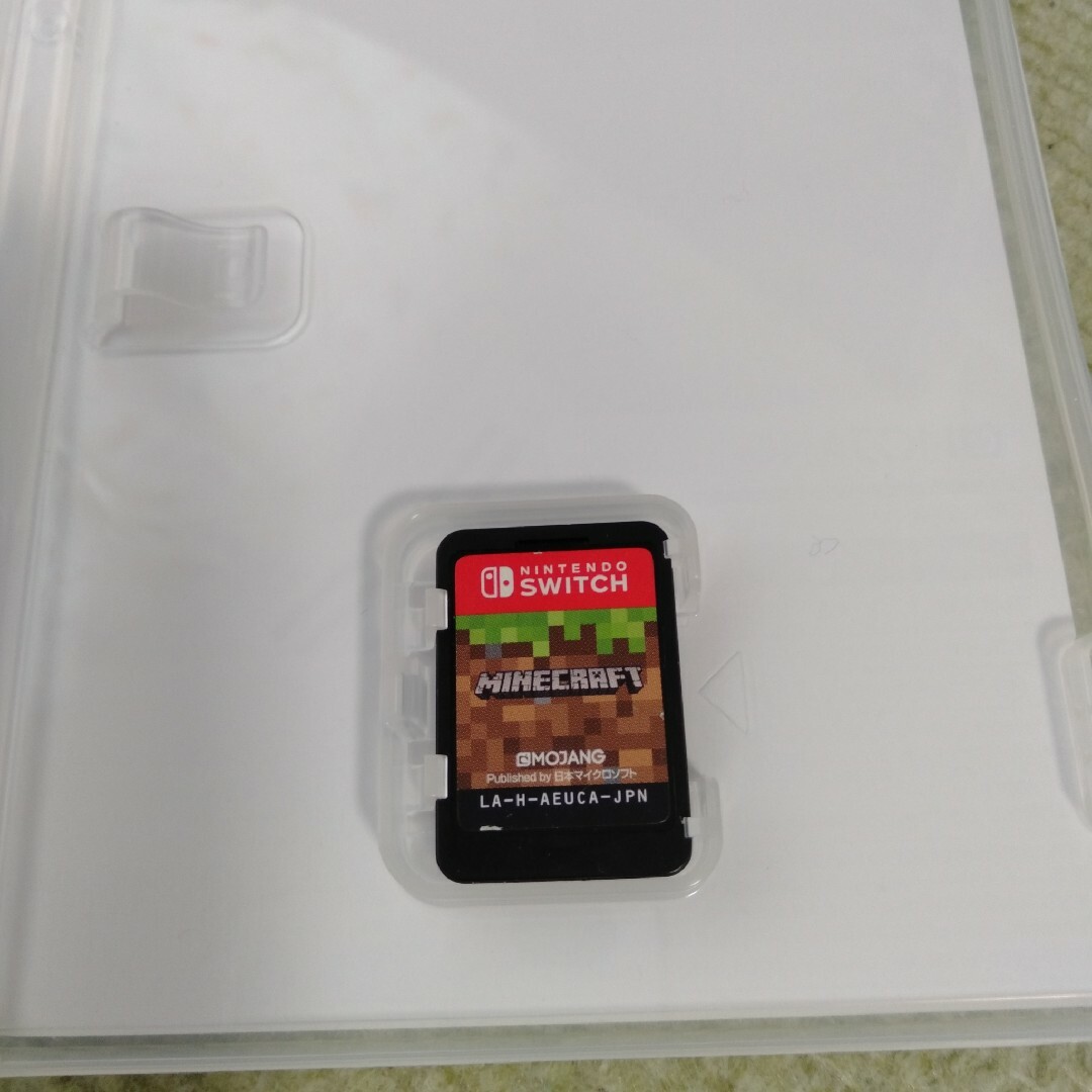 Nintendo Switch(ニンテンドースイッチ)の【美品】マイクラ マインクラフト MINECRAFT エンタメ/ホビーのゲームソフト/ゲーム機本体(家庭用ゲームソフト)の商品写真