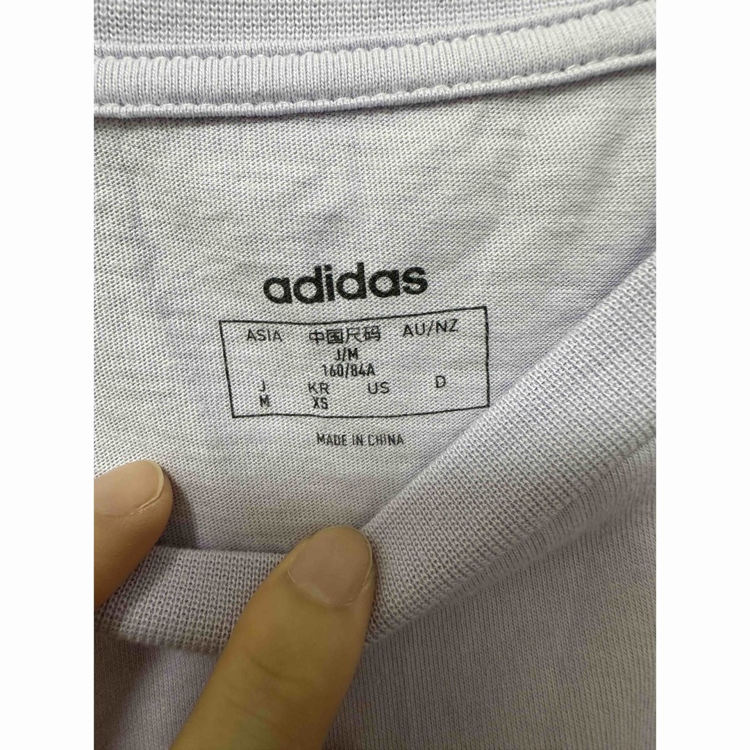 adidas(アディダス)の美品 adidas ロゴ Tシャツ パープル レディースのトップス(Tシャツ(半袖/袖なし))の商品写真