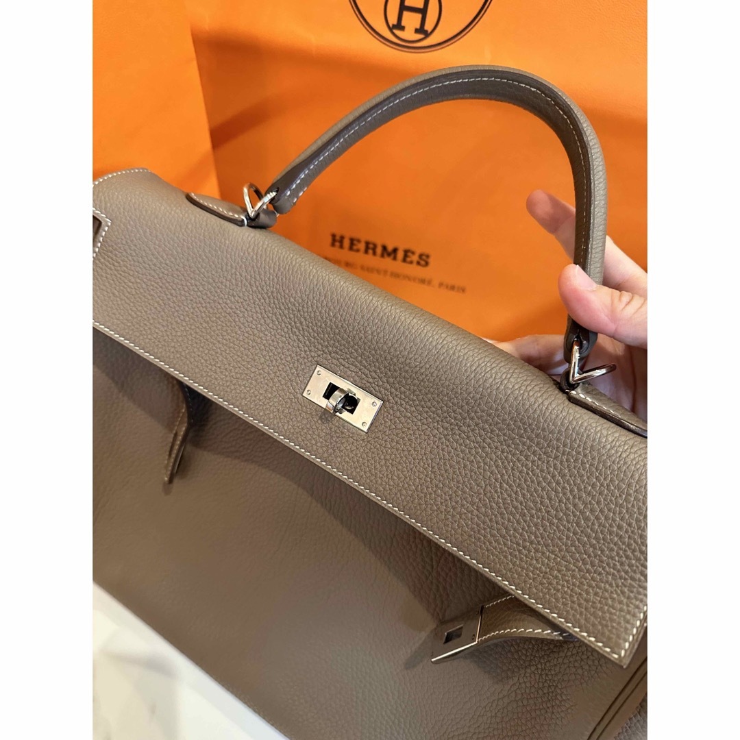 Hermes(エルメス)のエルメスHERMES ケリー35トゴ エトゥープ 内縫いシルバーKelly 35 レディースのバッグ(ハンドバッグ)の商品写真