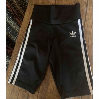 アディダス(adidas)のadidas ハイウエスト　ショートタイツ　レギンス美品(レギンス/スパッツ)