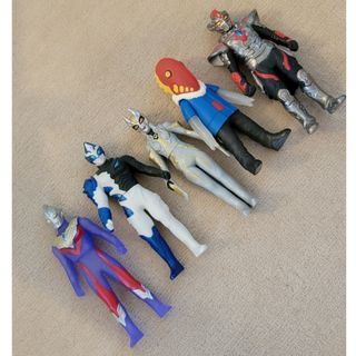 バンダイ(BANDAI)のウルトラマン仲間フィギュア5点セット(キャラクターグッズ)