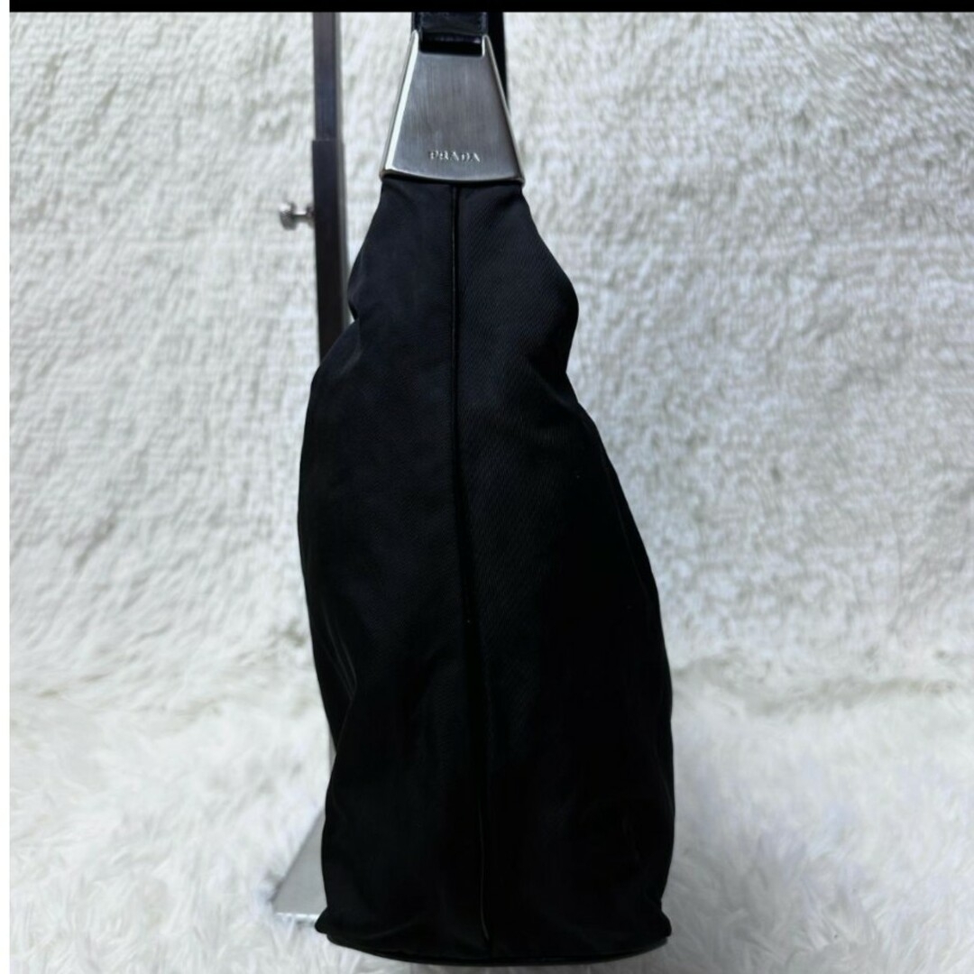 【美品】PRADA ワンショルダーバッグ ロゴ刻印 肩掛けカバン ナイロン 黒