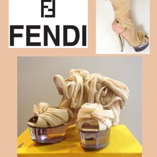 フェンディ(FENDI)のフェンディ♡クリアヒール レースアップ サンダル♡(サンダル)