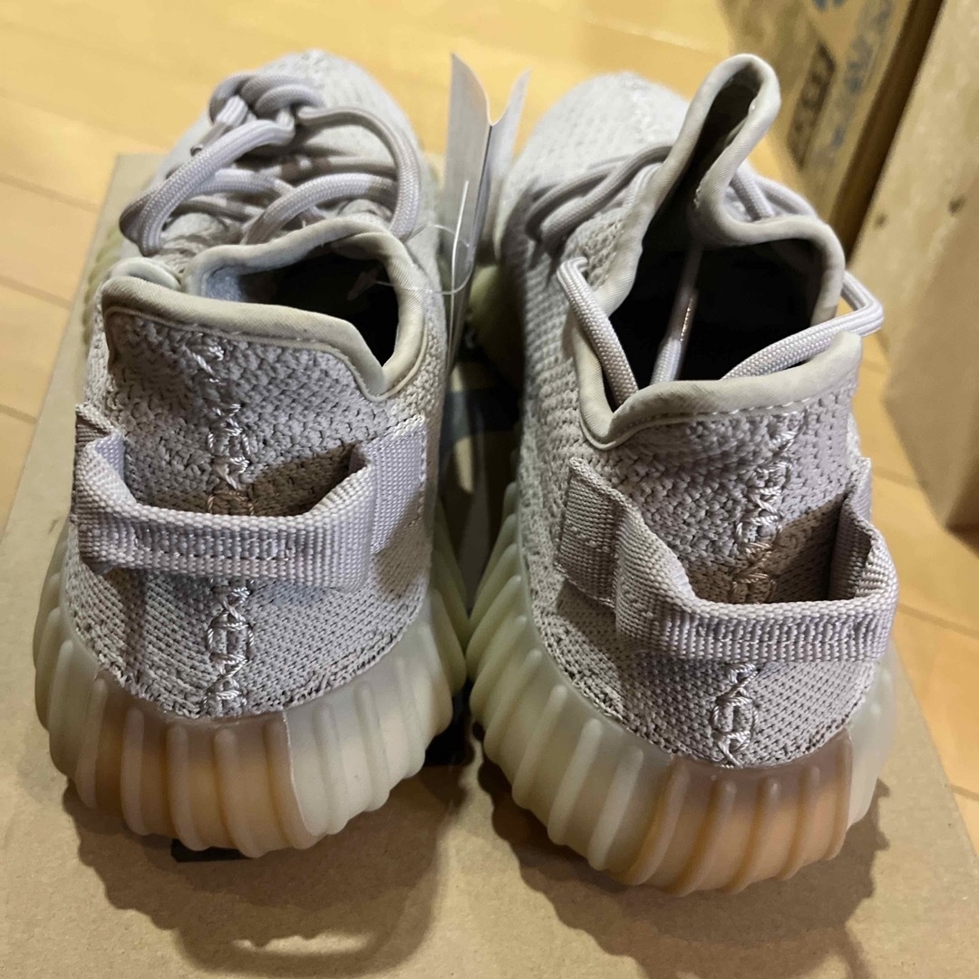 YEEZY（adidas）(イージー)のYeezy boost 350 V2 メンズの靴/シューズ(スニーカー)の商品写真