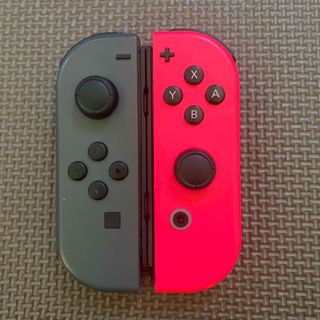 ニンテンドースイッチ(Nintendo Switch)の任天堂Switchジョイコン　グレー、ネオンピンク　レア(家庭用ゲーム機本体)