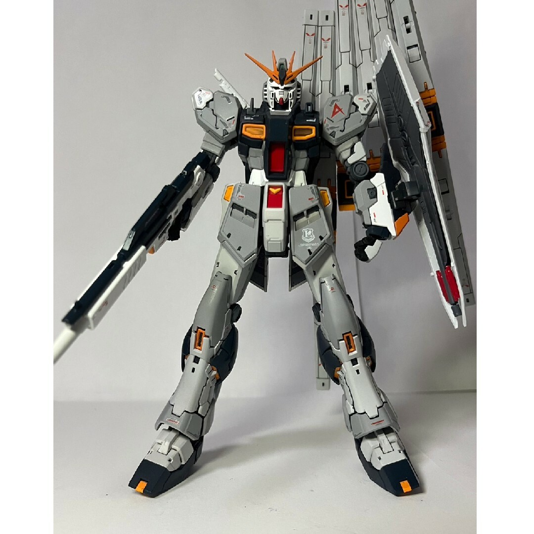 νガンダムエアブラシによる全塗装 ガンプラ ガンダム プラモデル完成-