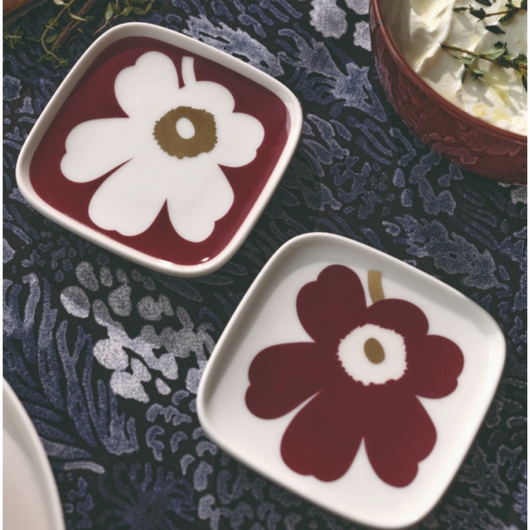 marimekko(マリメッコ)のmarimekko Unikko  plate 2個セット インテリア/住まい/日用品のキッチン/食器(食器)の商品写真