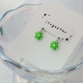 ✾透明グリーン✾キャッチ式ビーズピアス(279番)(ピアス)