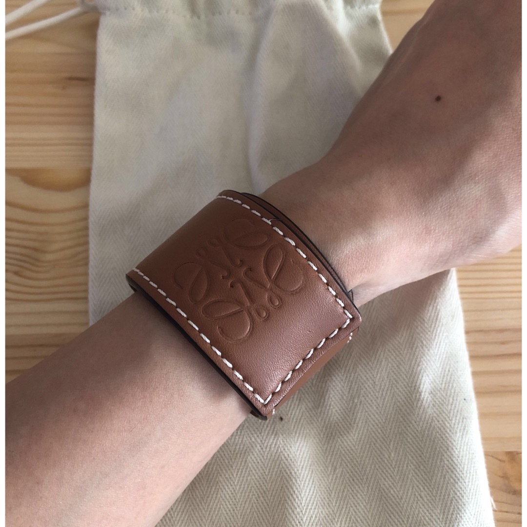 ロエベ スモールラップブレスレット タン