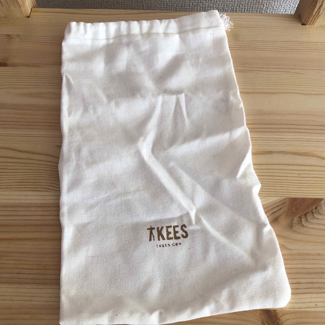 TKEES(ティキーズ)のティキーズ　ピーチサンダル　グレージュ レディースの靴/シューズ(サンダル)の商品写真