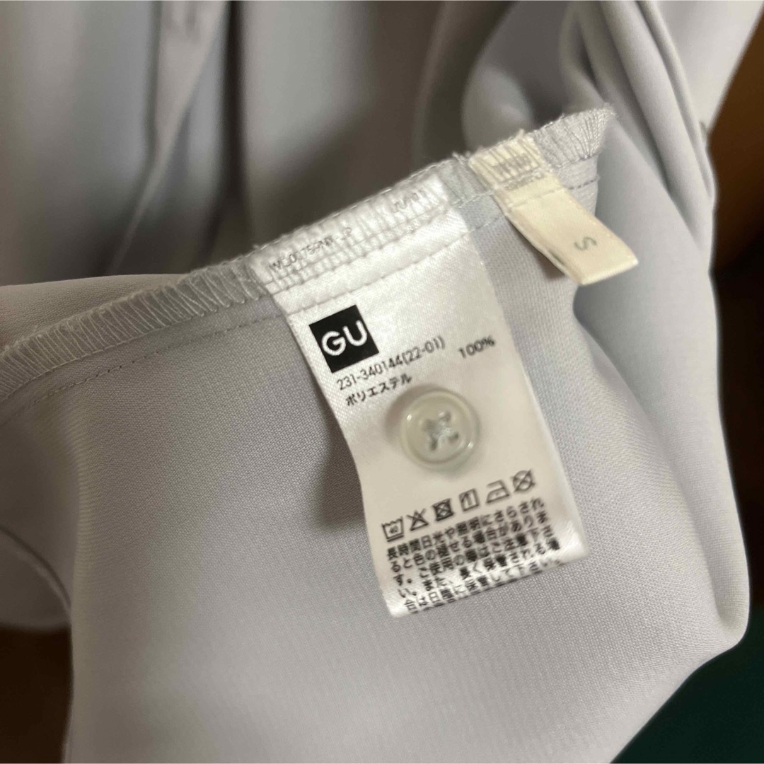 GU(ジーユー)のエアリーバンドカラーシャツ レディースのトップス(シャツ/ブラウス(半袖/袖なし))の商品写真