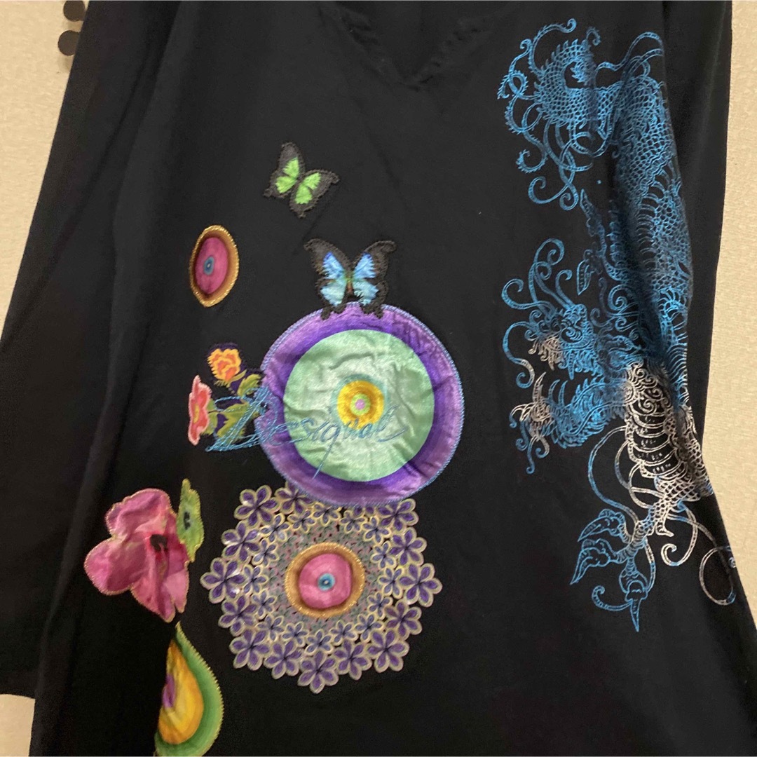 DESIGUAL(デシグアル)のDesigual デジグアル プリント アプリケットのカットソー レディースのトップス(Tシャツ(長袖/七分))の商品写真