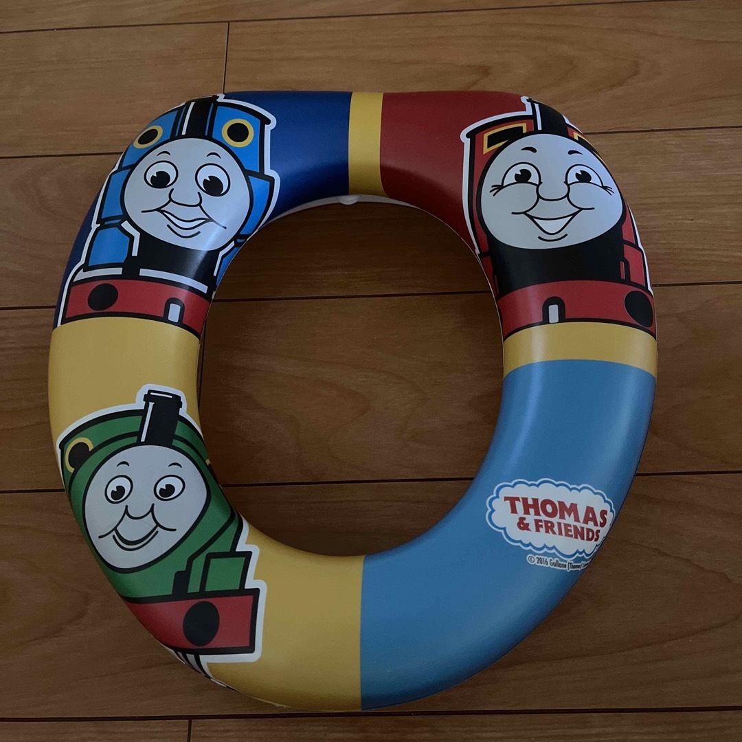 THOMAS(トーマス)のきかんしゃトーマス　補助便座　ソフトシート　トーマス キッズ/ベビー/マタニティのおむつ/トイレ用品(補助便座)の商品写真