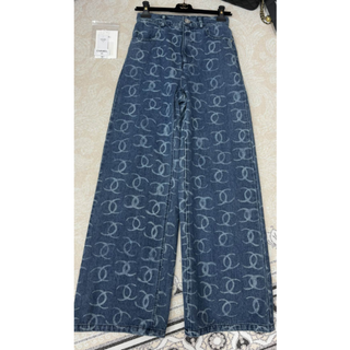 CHANEL - 本物 極美品 シャネル COCO装飾ボタン デニム パンツ