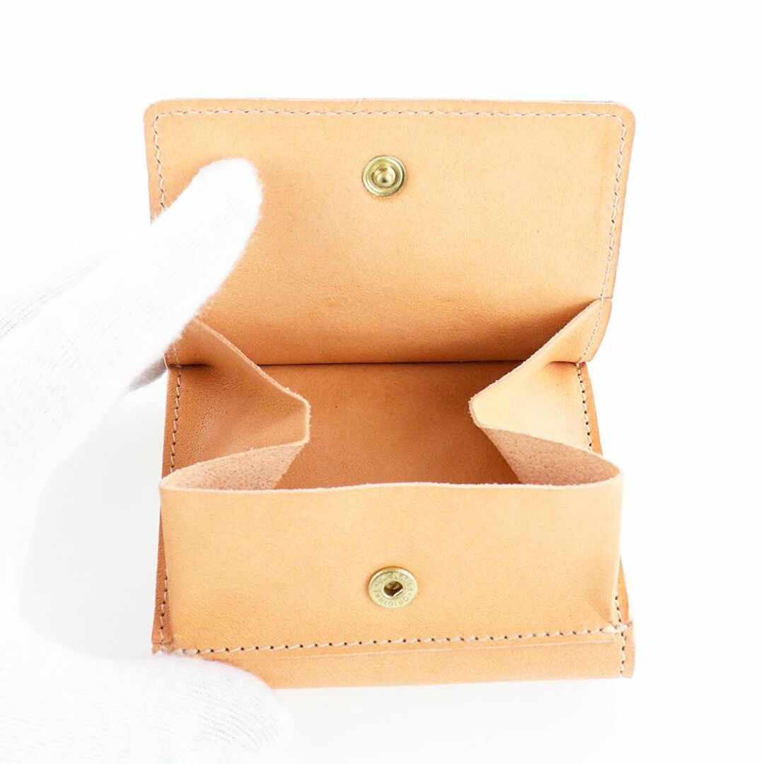 IL BISONTE(イルビゾンテ)のイルビゾンテ 三つ折り財布 コンパクト ミニ財布 ナチュラル ヌメ ベージュ レディースのファッション小物(財布)の商品写真