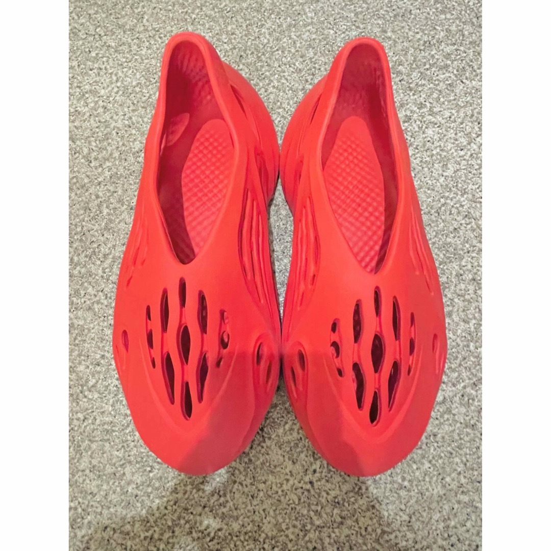 YEZZY FOAMRUNNER Vermillion