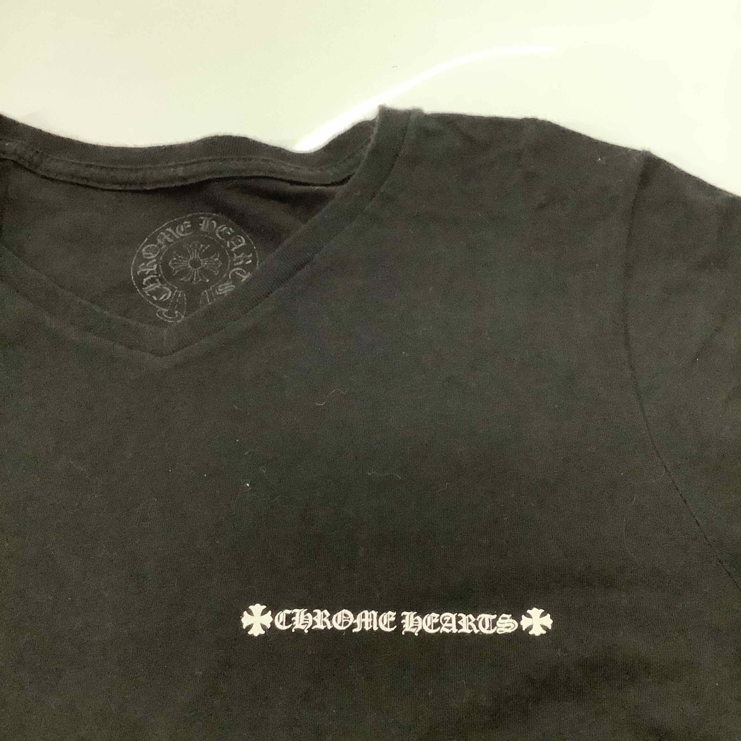 Chrome Hearts(クロムハーツ)のクロムハーツ　プリントtシャツ　vネック　ブラック　 メンズのトップス(Tシャツ/カットソー(半袖/袖なし))の商品写真