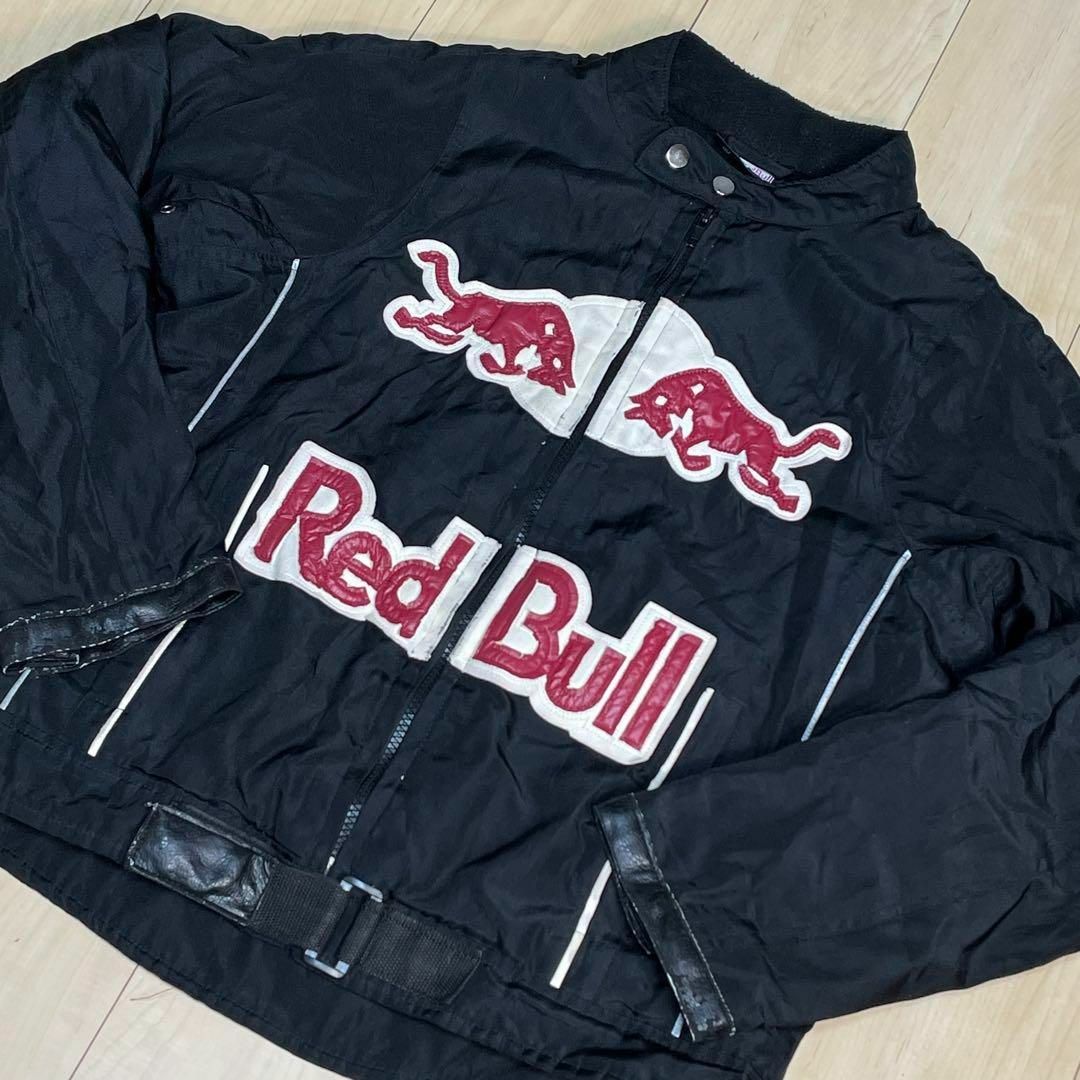 Red Bull(レッドブル)のレッドブル レーシングジャケット シンプルデザイン センターロゴ　Mサイズ相当 メンズのジャケット/アウター(ブルゾン)の商品写真