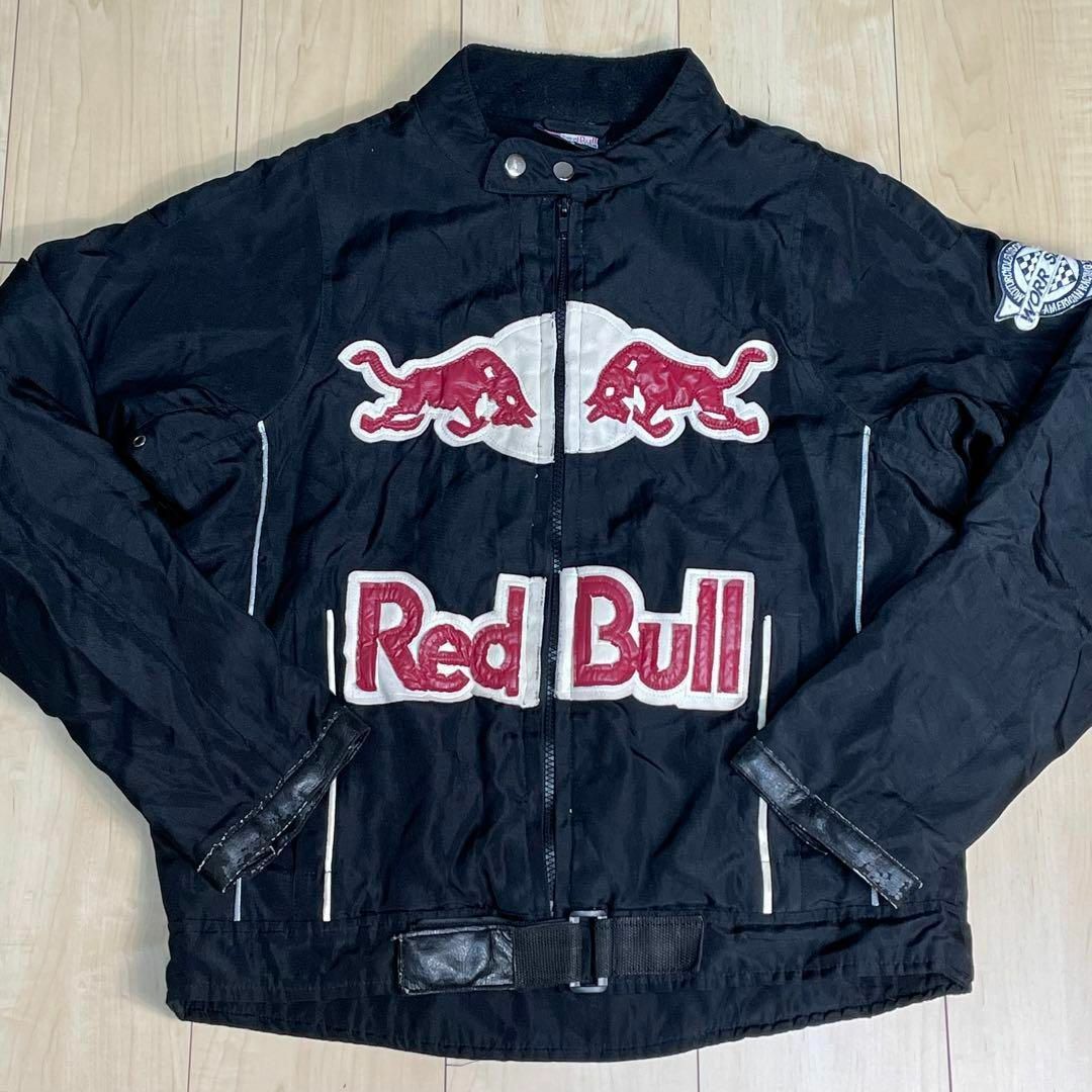 Red Bull(レッドブル)のレッドブル レーシングジャケット シンプルデザイン センターロゴ　Mサイズ相当 メンズのジャケット/アウター(ブルゾン)の商品写真