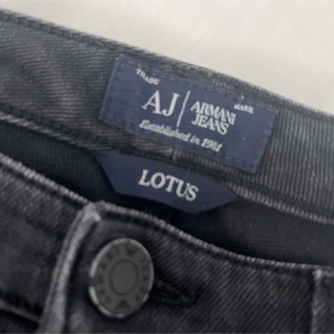 ARMANI JEANS(アルマーニジーンズ)のARMANI ダメージデニム レディースのパンツ(デニム/ジーンズ)の商品写真