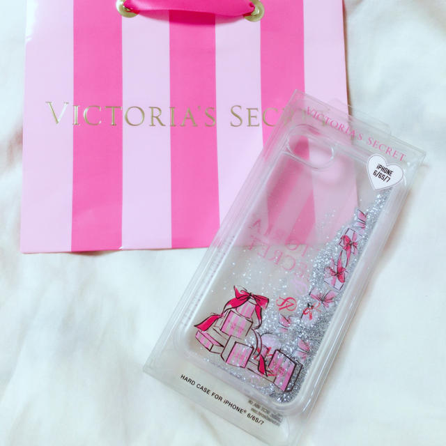 Victoria's Secret(ヴィクトリアズシークレット)の【新品】ビクトリアシークレットiPhone用ケース スマホ/家電/カメラのスマホアクセサリー(iPhoneケース)の商品写真