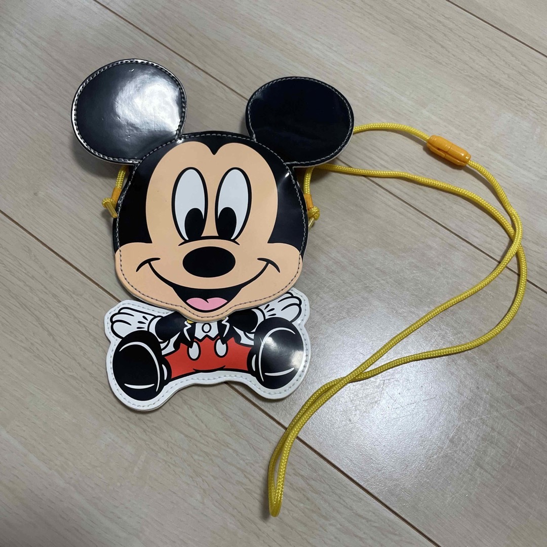 Disney(ディズニー)のミッキー　ポーチ エンタメ/ホビーのおもちゃ/ぬいぐるみ(キャラクターグッズ)の商品写真