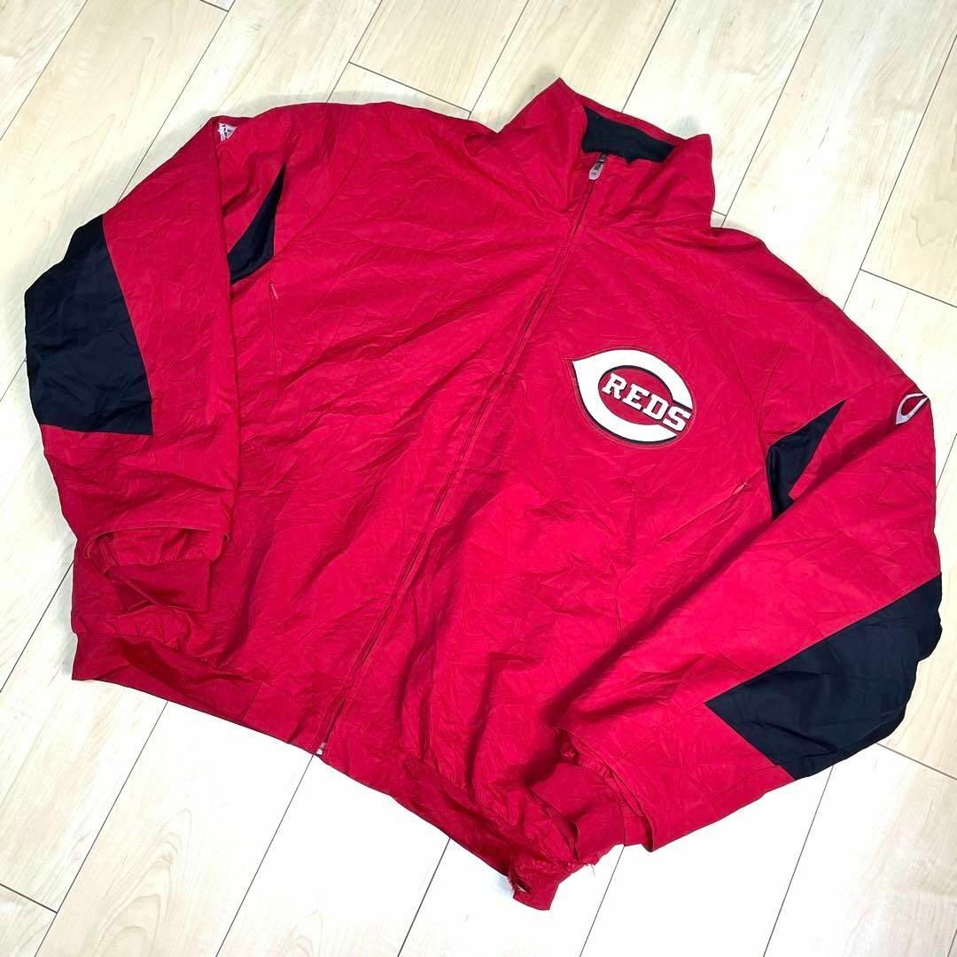 Majestic(マジェスティック)のMLB　シンシナティ・レッズ　中綿ジャケット　袖インナー 赤　大きいサイズ メンズのジャケット/アウター(ブルゾン)の商品写真