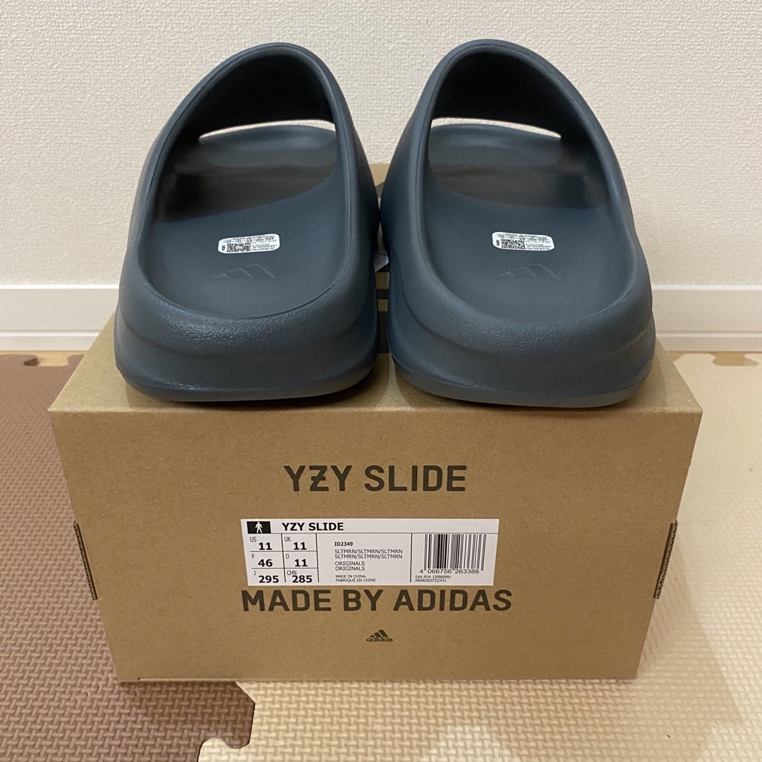 YEEZY（adidas）(イージー)の【夏物セール】adidas - YZY SLIDE メンズの靴/シューズ(サンダル)の商品写真