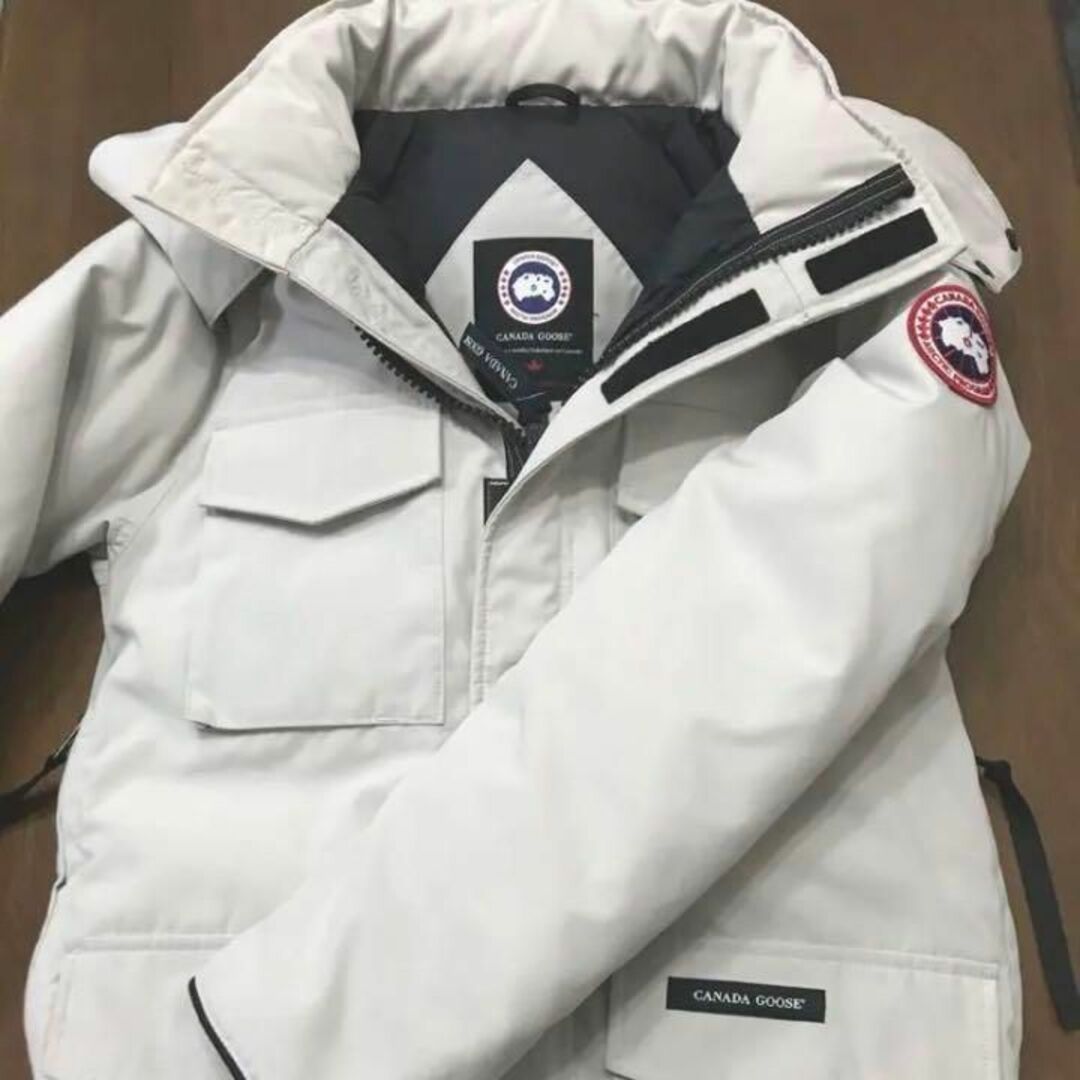 CANADA GOOSE - Canada Goose カムループスS グレー ホワイトの通販 by